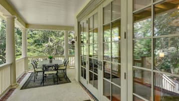 Cottage (2 Bedrooms) | Interior