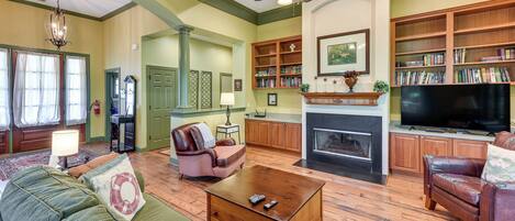 Cottage (2 Bedrooms) | Front of property