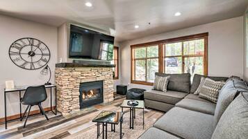 Apartment (2 Bedrooms) | Front of property