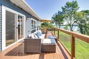 House (6 Bedrooms) | Interior