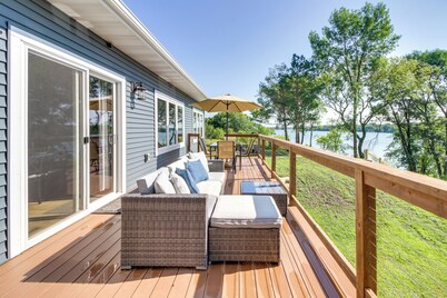 Dock + Kayaks: Alexandria Chain of Lakes Escape!