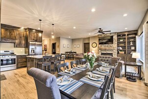 House (6 Bedrooms) | Interior