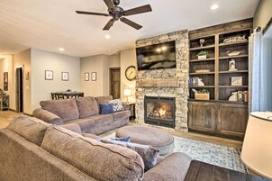 House (6 Bedrooms) | Interior