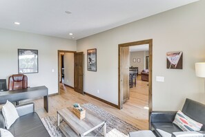 Talo (6 Bedrooms) | Sisätilat