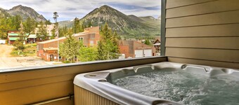 Elegant Frisco Condo w/ Private Hot Tub & Views!