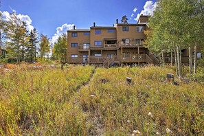 Interior - Lake- & Mtn-view: Resort Hub in Silverthorne! (Silverthorne)