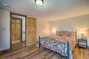 House (1 Bedroom) | Interior - Bolton Landing Romantic Getaway for Two (Bolton Landing)