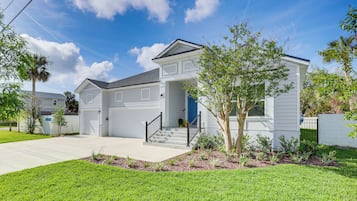 House (4 Bedrooms) | Front of property