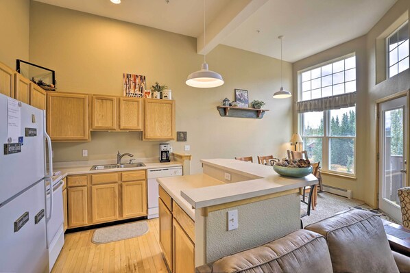 Apartment (2 Bedrooms) | Interior - Silverthorne Gem w/ Community Perks: 11 Mi to Ski! (Silverthorne)