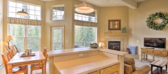 Silverthorne Gem w/ Community Perks: 11 Mi to Ski!