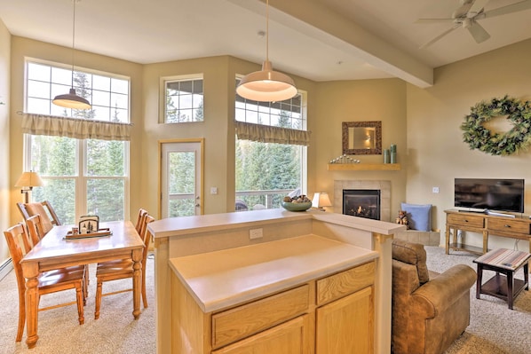 Interior - Silverthorne Gem w/ Community Perks: 11 Mi to Ski! (Silverthorne)