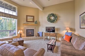 Interior - Silverthorne Gem w/ Community Perks: 11 Mi to Ski! (Silverthorne)