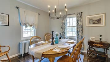 Hús (3 Bedrooms) | Að innan
