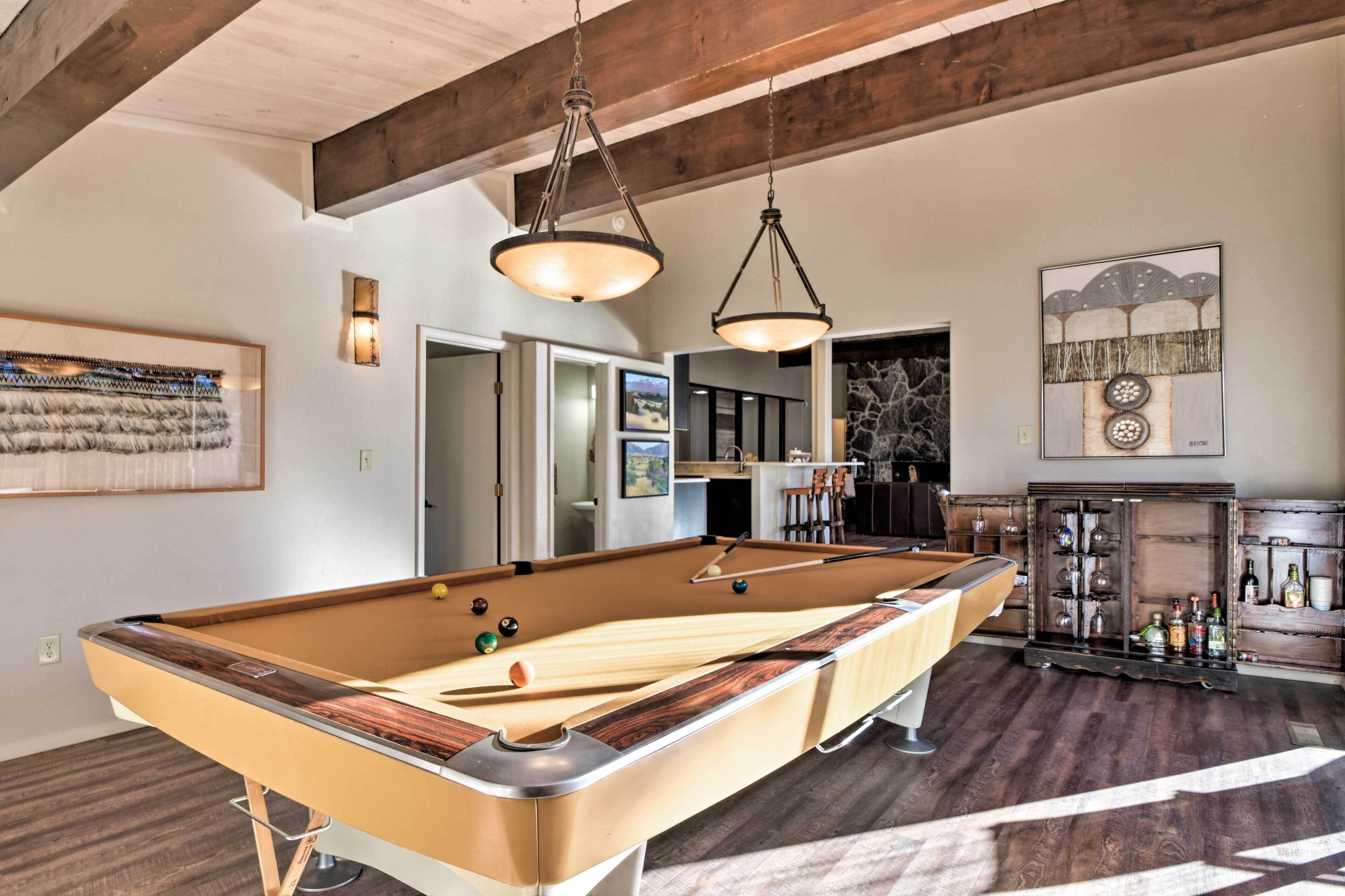 House (6 Bedrooms) | Interior