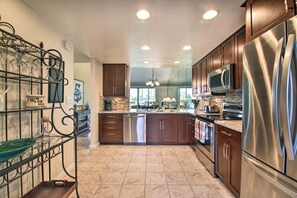 Interior - 6 Mi to El Paseo: Gem w/ Pool Access! (Palm Desert)