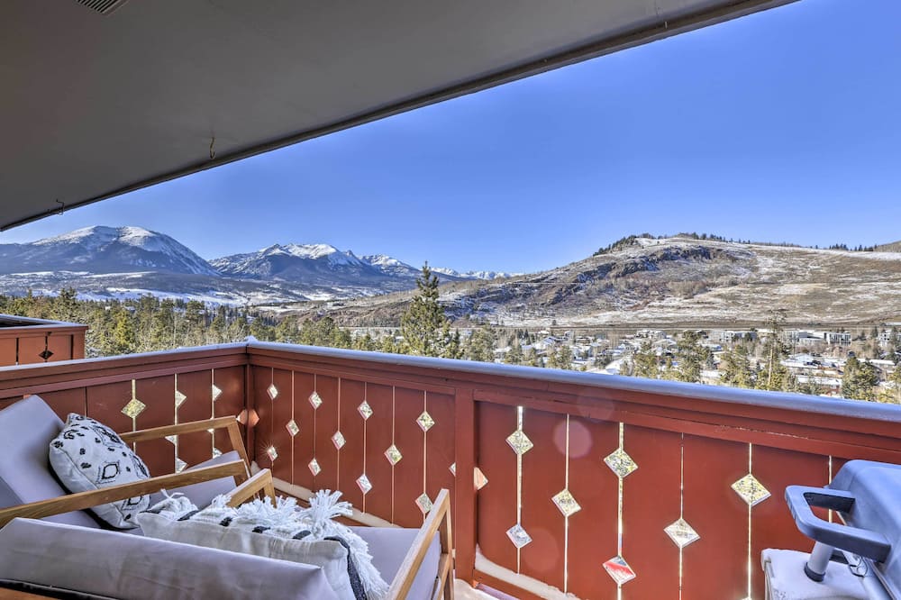 7 Mi to Keystone: Mtn-view Abode w/ Deck! - Dillon, CO