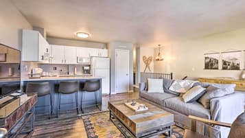 Apartment (1 Bedroom) | Interior