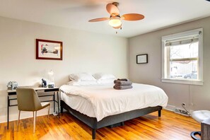 House (2 Bedrooms) | 2 bedrooms, laptop workspace, iron/ironing board, bed sheets