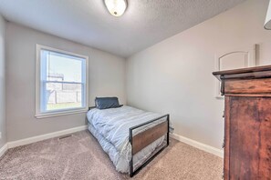 House (3 Bedrooms) | Interior - Geneva Home With Private Yard - Walk to Lake Erie! (Geneva)