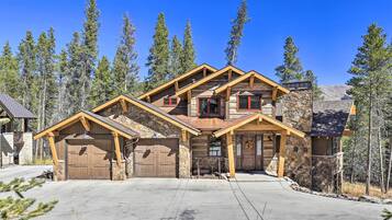 Vila (Multiple Bedrooms) | Interior