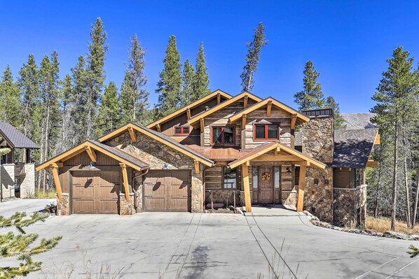 Villa (Multiple Bedrooms) | Interior