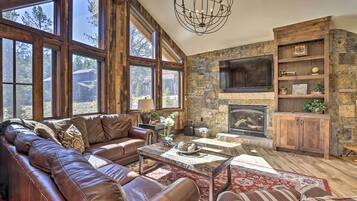 Vila (Multiple Bedrooms) | Interior