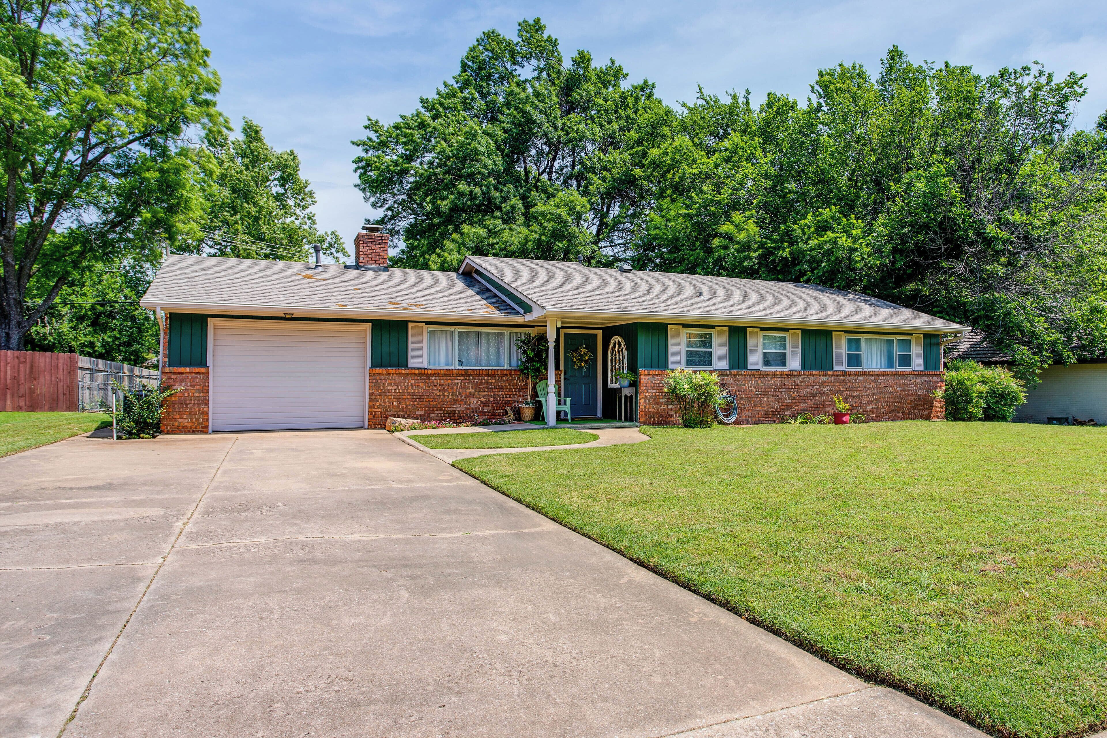 House (2 Bedrooms) | Front of property