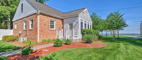 House (2 Bedrooms) | Front of property