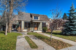House (2 Bedrooms) | Interior - Downtown Breckenridge Cottage: Walk to Main St! (Breckenridge)