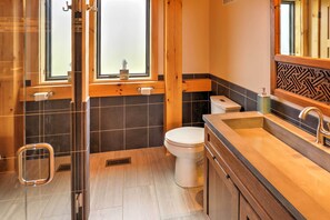 Talo (3 Bedrooms) | Sisätilat