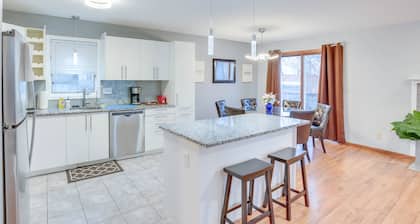 Lovely Minneapolis Home Near Target Field!