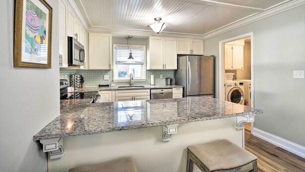 Unclassified image, 1 of 25, button - Charming House w/ Patio, 3 1/2 Mi to Beach! (Mount Pleasant)