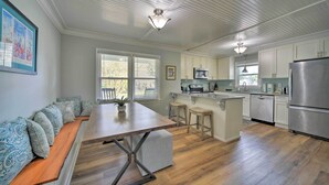 Unclassified image, 5 of 25, button - Charming House w/ Patio, 3 1/2 Mi to Beach! (Mount Pleasant)