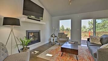 House (3 Bedrooms) | Front of property