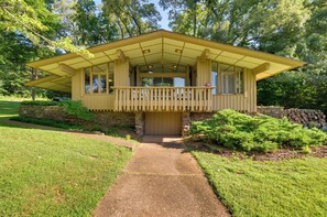 Cottage (1 Bedroom) | Front of property - Tranquil Mid-century Modern Cottage w/ Forest View (Cherokee Village)