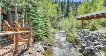 Cabin on Clear Creek: A Hobbits Retreat!