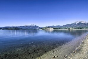 Apartment (2 Bedrooms) | Interior - Mtn Views & Hot Tub Access: Lake Dillon Retreat (Dillon)