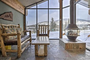Apartment (2 Bedrooms) | Interior - Mtn Views & Hot Tub Access: Lake Dillon Retreat (Dillon)