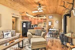 House (2 Bedrooms) | Interior