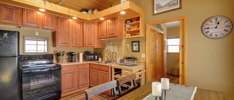 House (2 Bedrooms) | Interior