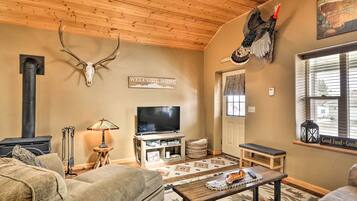 House (2 Bedrooms) | Interior