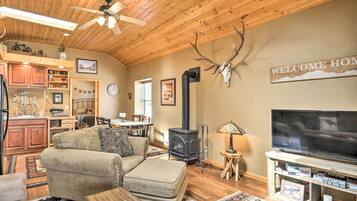 House (2 Bedrooms) | Interior