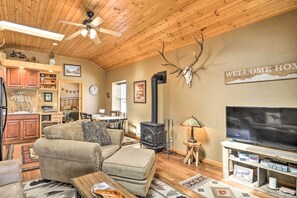 House (2 Bedrooms) | Interior