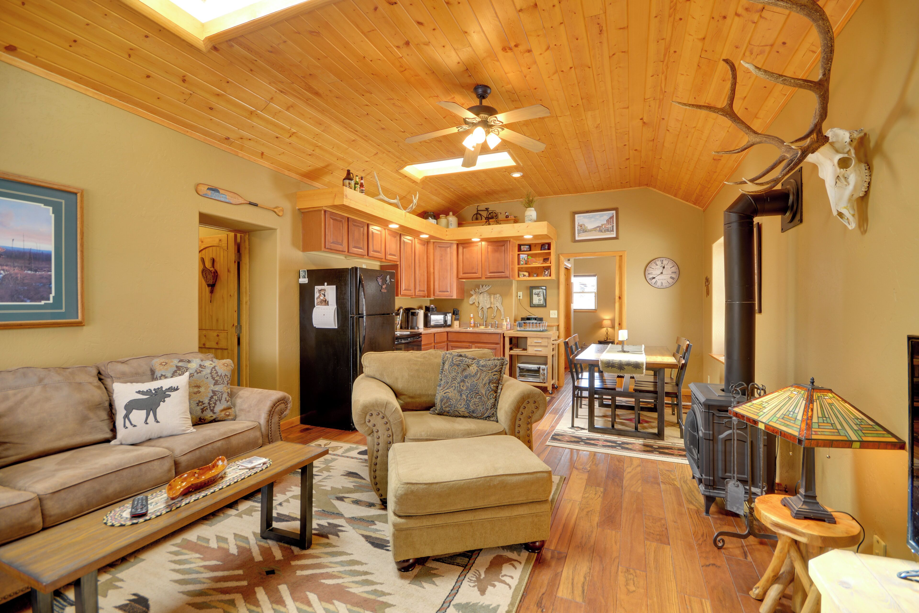 House (2 Bedrooms) | Interior