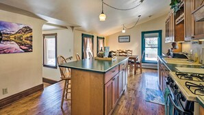House (3 Bedrooms) | Private kitchen - 'victory Victorian House' - Walk to Dtwn Glenwood! (Glenwood Springs)
