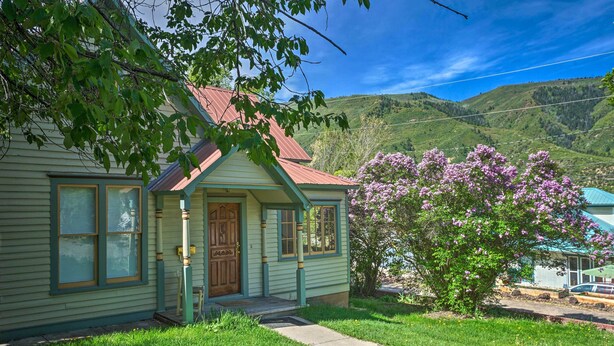 Exterior - 'victory Victorian House' - Walk to Dtwn Glenwood! (Glenwood Springs)