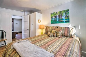 3 habitaciones, tabla de planchar con plancha y ropa de cama