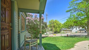 Terrace/patio - 'victory Victorian House' - Walk to Dtwn Glenwood! (Glenwood Springs)
