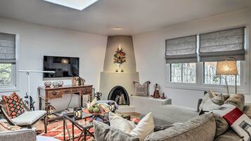 Apartment (2 Bedrooms) | Front of property