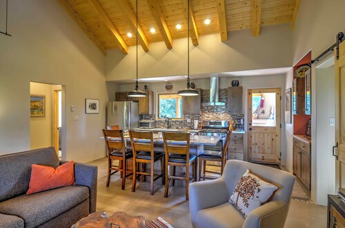Hidden Santa Fe Gem - Nestled in Tesuque Hills!